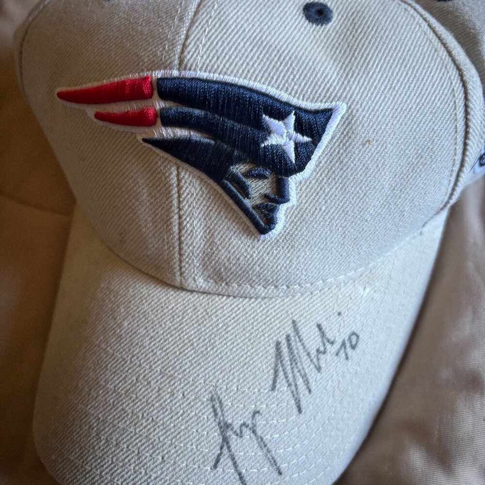 AUTOGRAPHED Logan Mankins New England Patriots Hat
